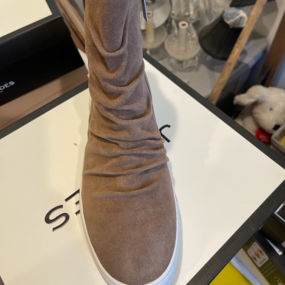 Cool JSlides Tan “Nila”Suede Platforms Sz 7.5